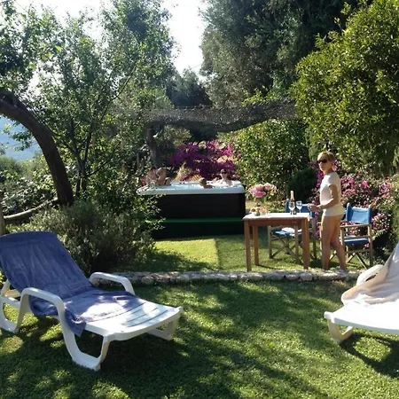 In Mit Terrasse, Grill Und Gemeinsamem Pool * Finale Ligure
