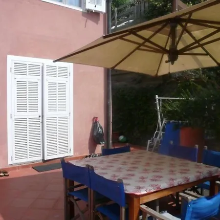 Apartamento In Mit Terrasse, Grill Und Gemeinsamem Pool Finale Ligure
